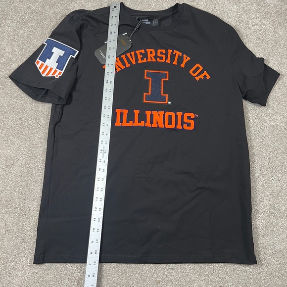 Pro Standard Mens Large Black Illinois Fighting Illini Stacked Logo T-Shirt NWT - Picture 6 of 6